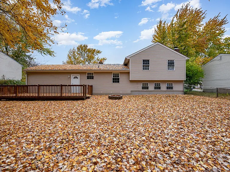 1387 Firethorne Dr — Photo 15