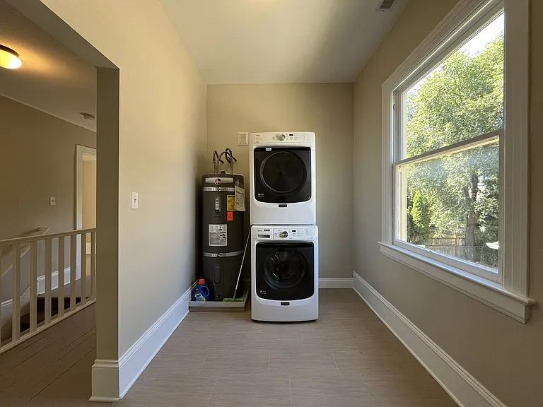 2850 NE Davis St — Photo 48