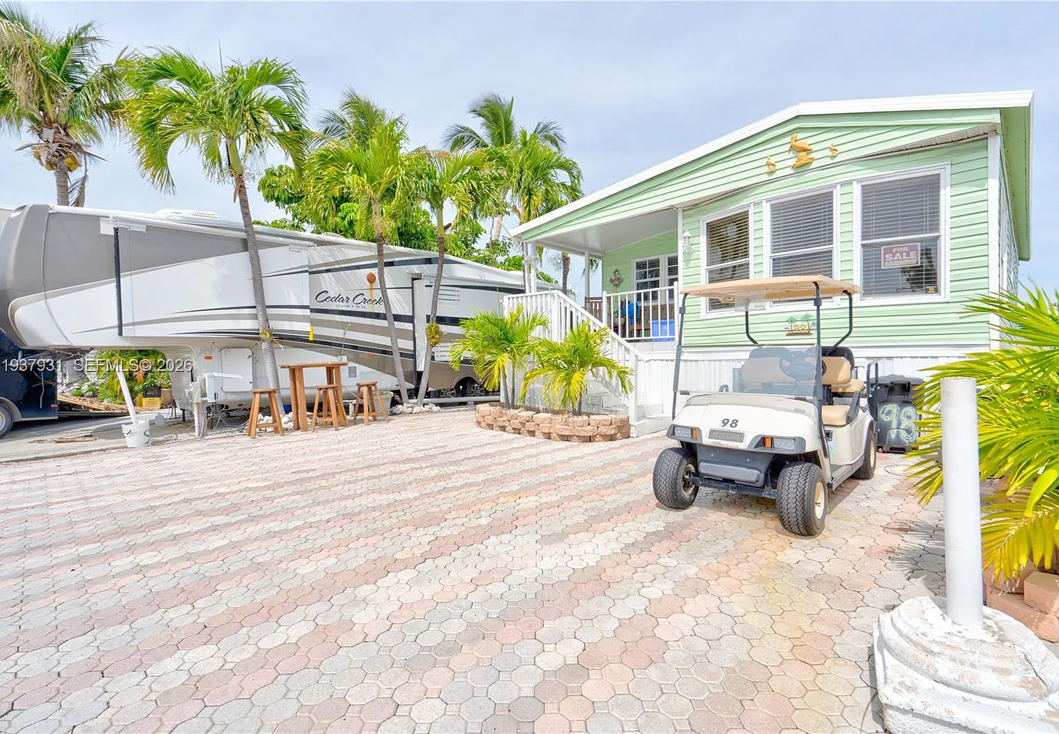 2 bed, 1.0 bath, $2,900 — Photo 3