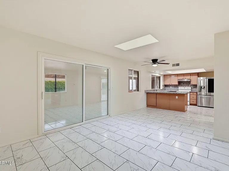 4731 W Paradise Ln — Photo 10