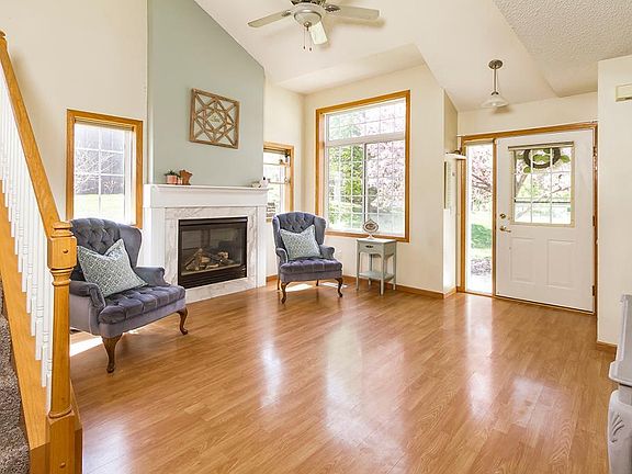 4th image of 2272 River Rock Ln