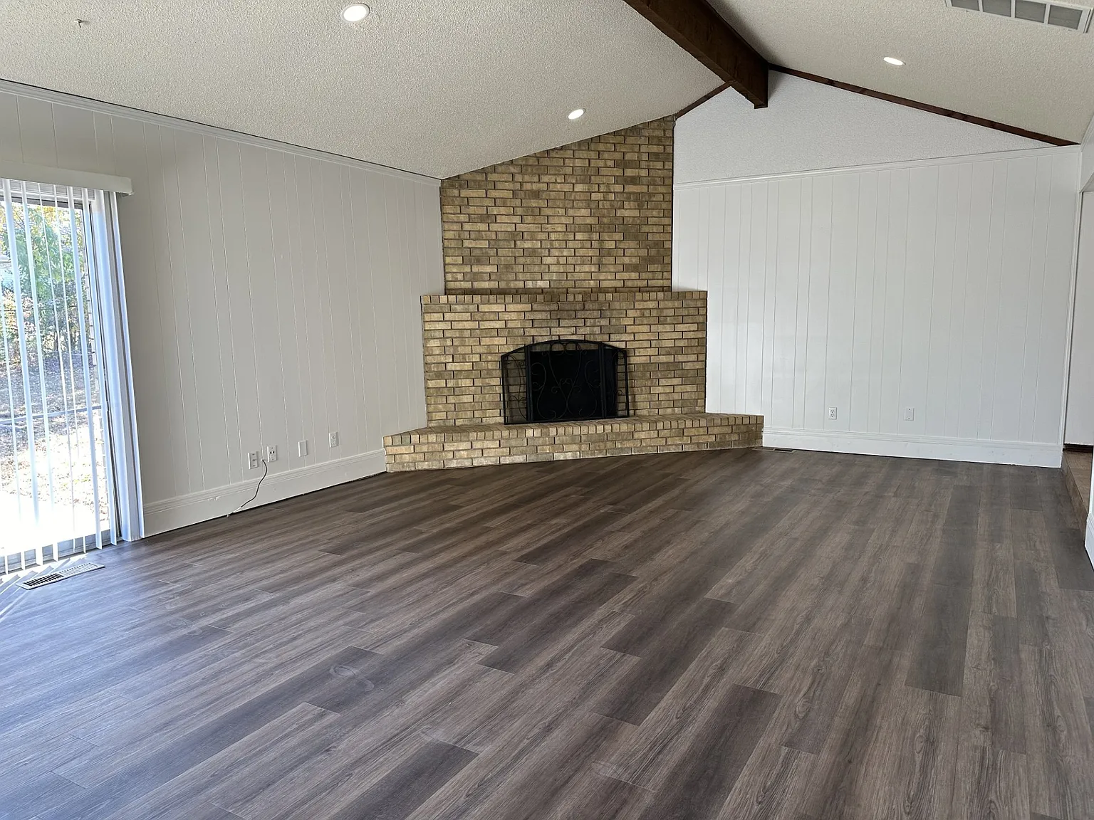 3 bed, 2.0 bath, 1656 sqft, $1,500 — Photo 3