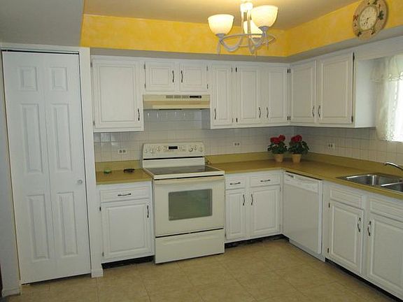 2nd image of 10308 S Keating Ave APT C4