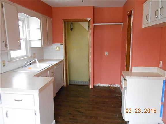 5th image of 362 Mission Dr