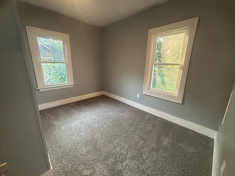 347 E Voris St — Photo 9
