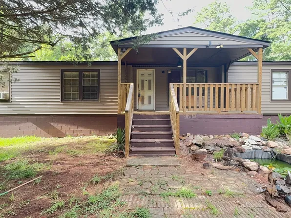 155 Skyview Rd, Senoia, GA 30276