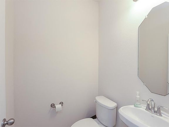 4th image of 8046 Villa Lago Ln