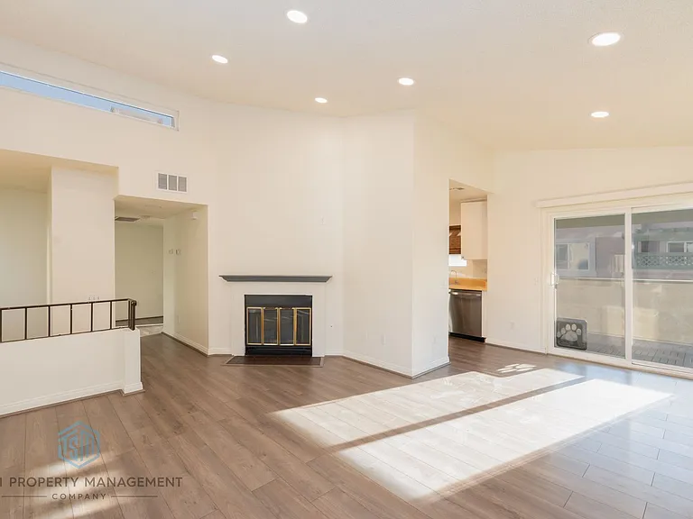8407 Spring Desert Pl #E — Photo 6