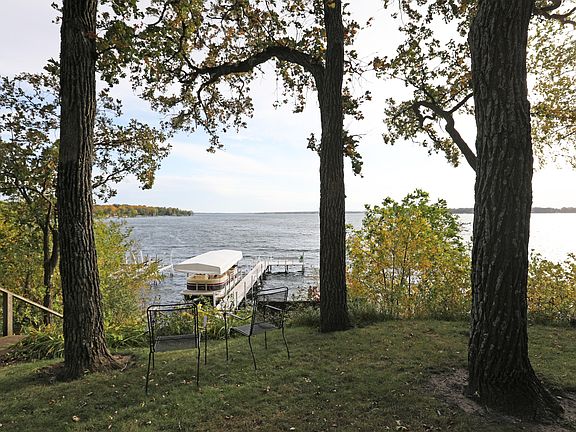 2nd image of 6105 Lake Shore Dr