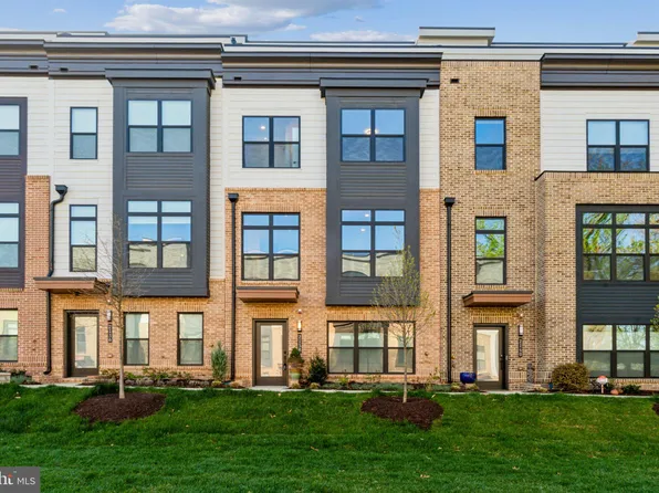 2138 Tysons Ridgeline Rd, Falls Church, VA 22043
