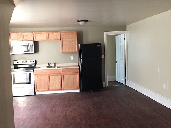 3rd image of 1600 State St APT B