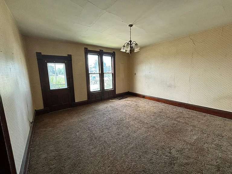 203-207 E 3rd St #207 — Photo 1