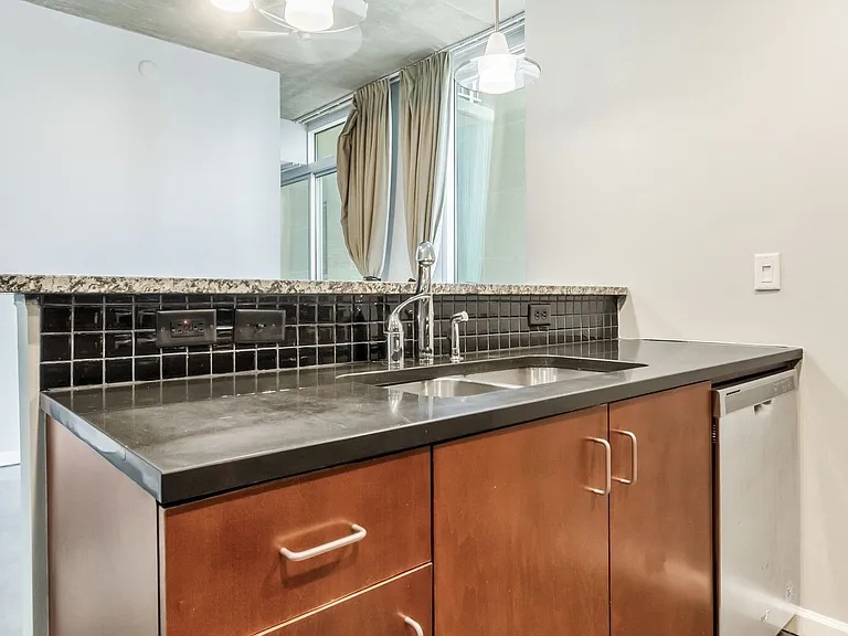 415 Church St #2107 — Photo 13