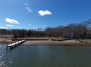 205 Earle Dr, North Kingstown, RI 02852