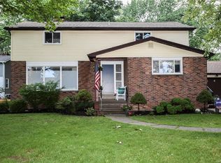 5442 Elm Dr, Lewiston, NY 14092