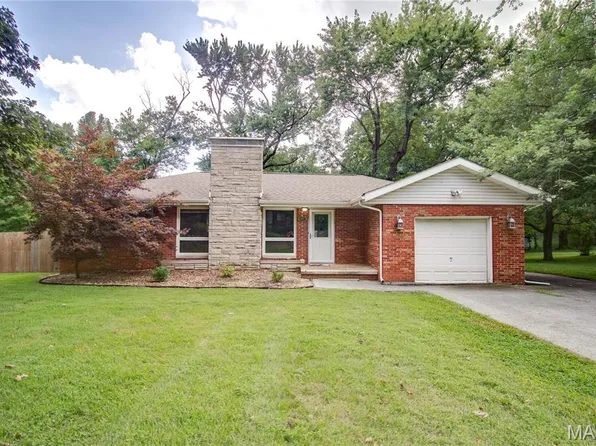 97 Rosewood Ln, East Alton, IL 62024