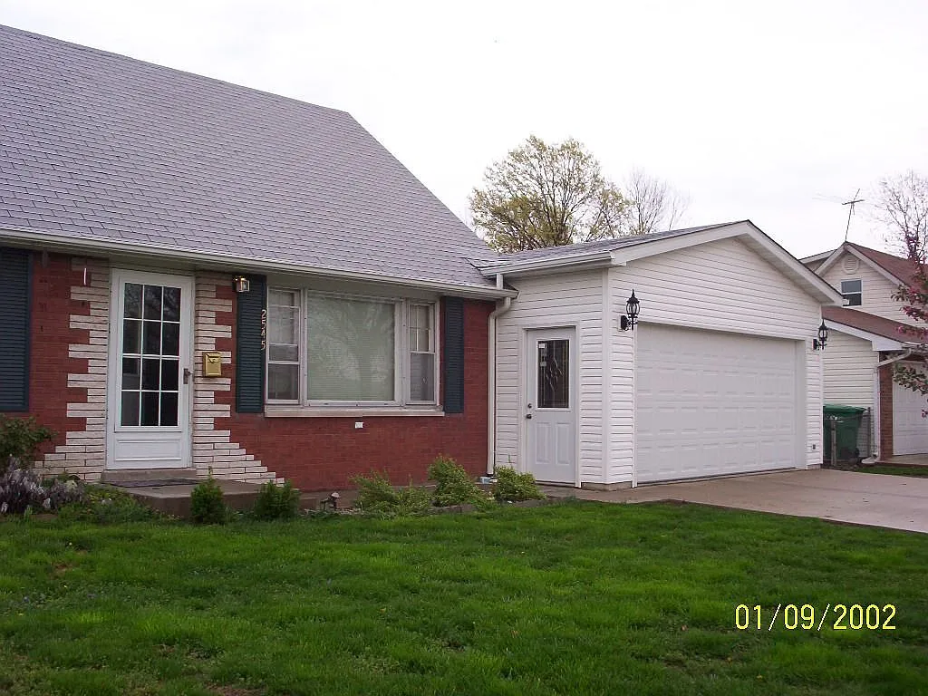 2545 Ivy Ln photo 1