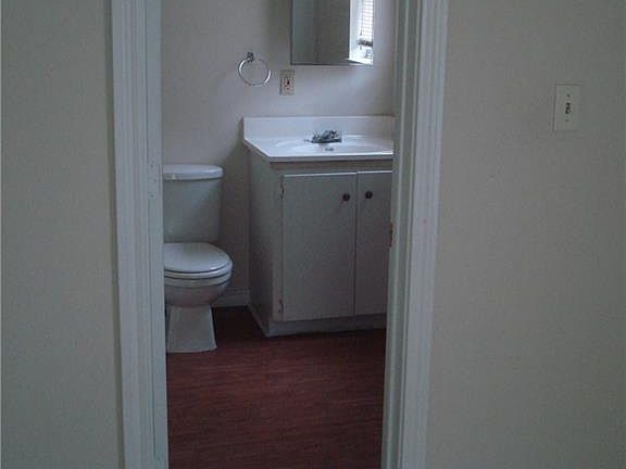 5th image of 8813 Rockway St