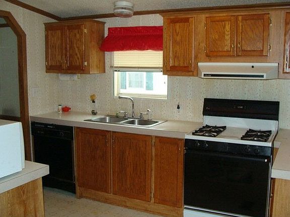 3rd image of 7 Ford Ln
