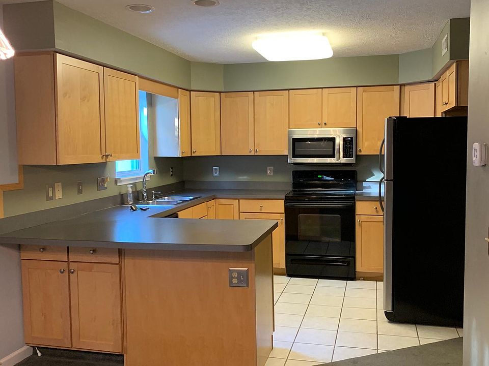 2nd image of 624 Hilltop Terrace Dr