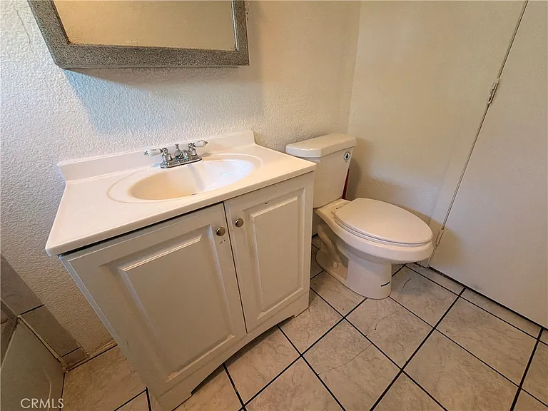 258 E Hill St — Photo 20