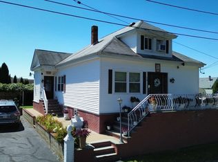 12 Coolidge St, Dartmouth, MA 02748