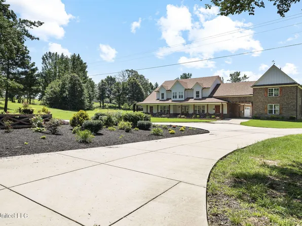 12097 Old Byhalia Rd, Byhalia, MS 38611