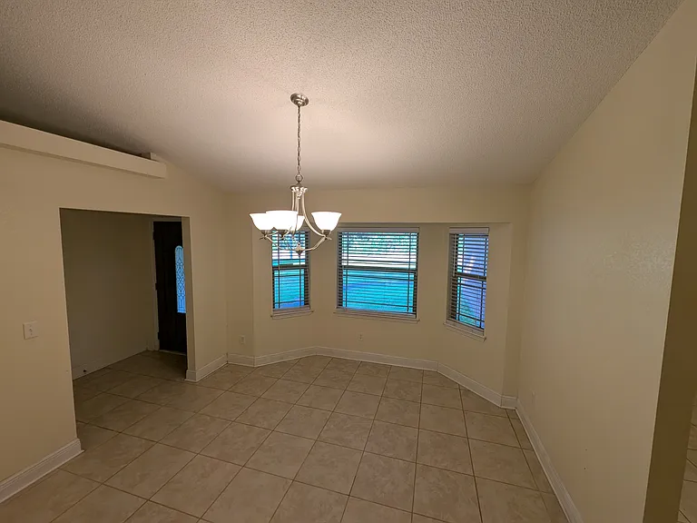 3229 Harrison St — Photo 4
