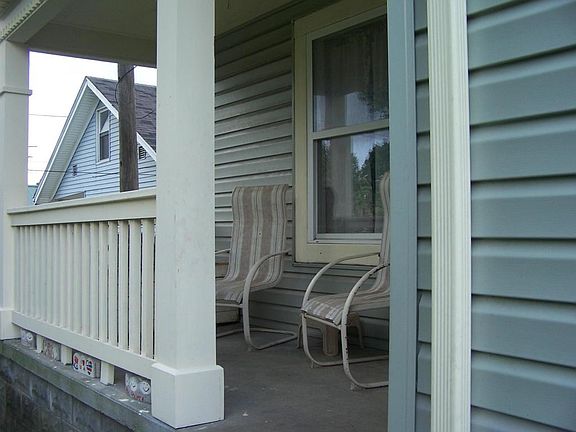 2nd image of 142 W 6th Ave