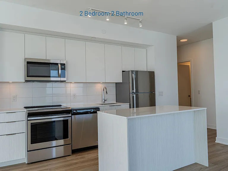 5249 Dundas St W — Photo 32