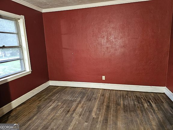 3rd image of 406 Cherry St