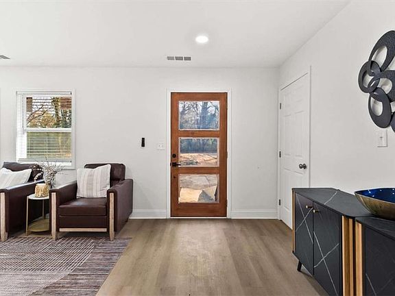 5th image of 2950 Concord Dr