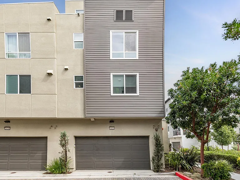 1426 Seawind Dr — Photo 45