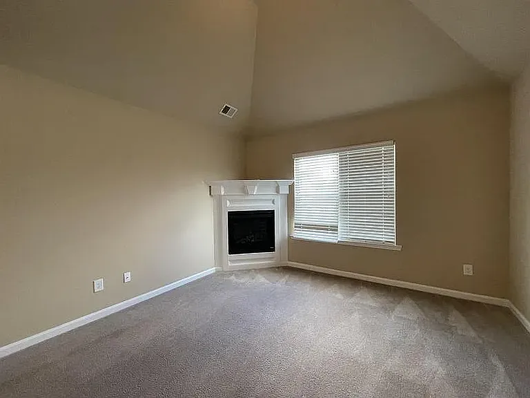 6069 Reynolds Cir — Photo 29