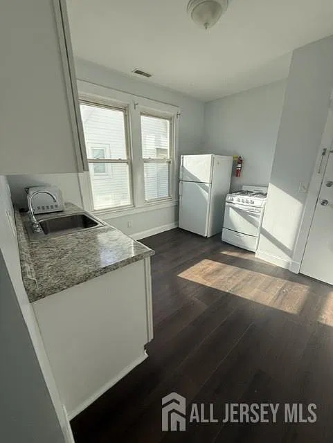 121 N 4th Ave — Photo 1
