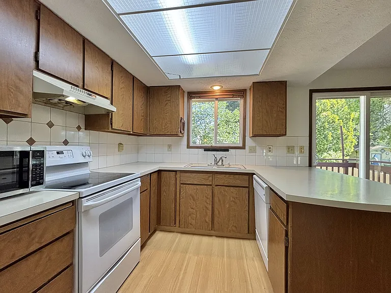 3820 E 21st Ave — Photo 14