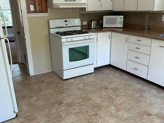 4th image of 300 N Despelder St