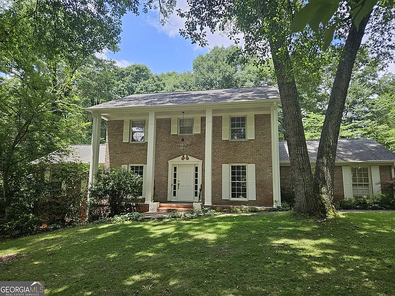 615 Kings Rd — Photo 1