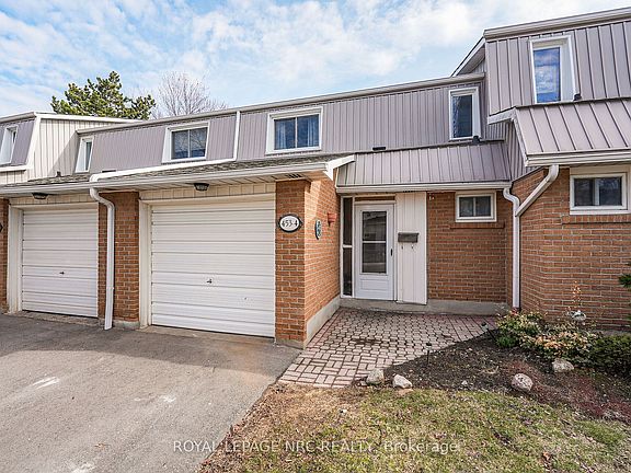 3rd image of 453 Woodview Rd #4