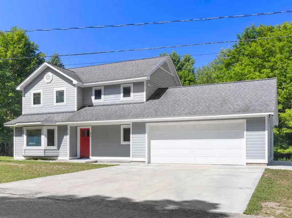 336 Bridge St, Frankfort, MI 49635