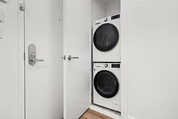 Rented by Nooklyn NYC LLC | media 31