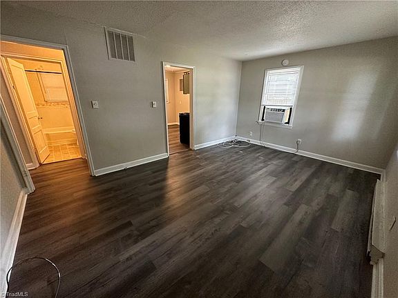 5th image of 1919 Mayfair Ave