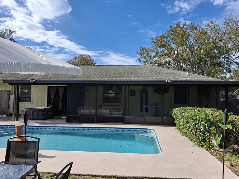 385 Toledo St — Photo 10