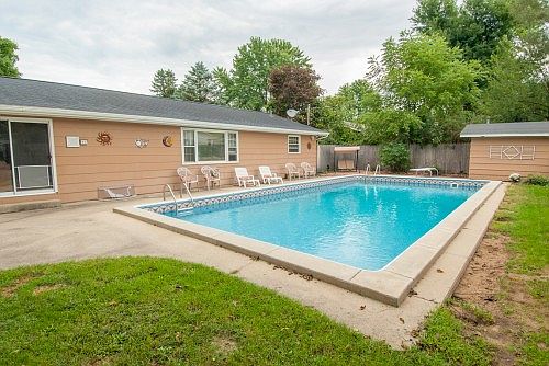 4th image of 33229 Thelma Ave