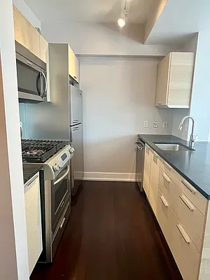 Rented by RELO REDAC INC. | media 3