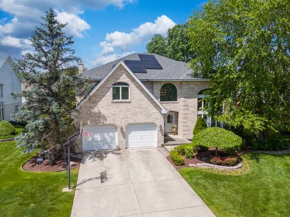 8928 Kilkenny Dr, Darien, IL 60561