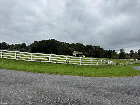 5th image of 3810 Old Berkshire Dr