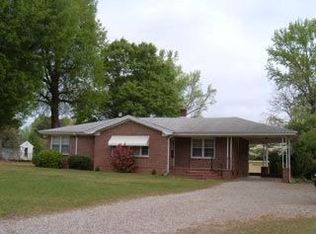 914 Glenn Carrie Rd, Hull, GA 30646