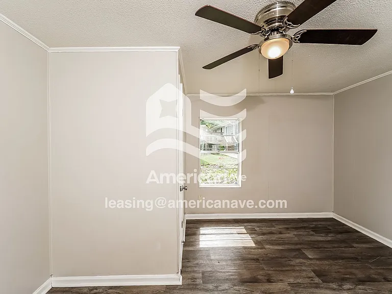 302690_008_main_bedroom_9.jpg