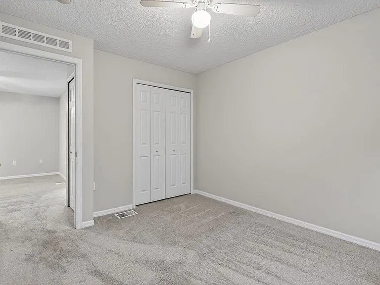 11816 Lake Bend Cir — Photo 27
